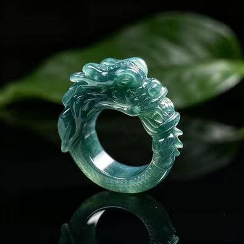 Jadeit-Ring der Güteklasse A m – Rings Bewertung und Preis