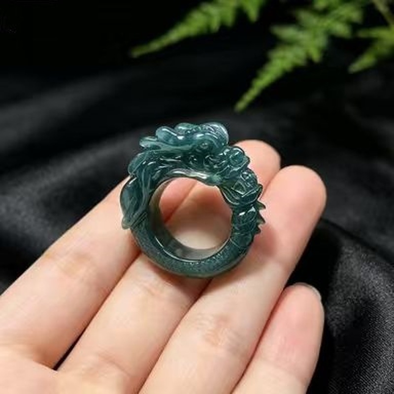 Jadeit-Ring der Güteklasse A m – Rings Bewertung und Preis
