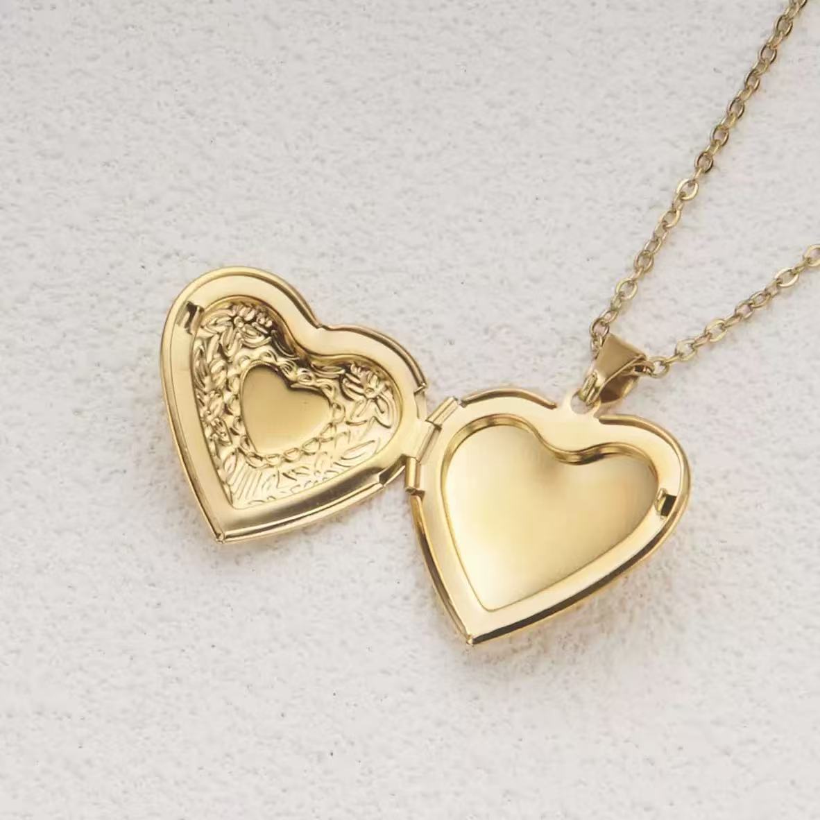 Romantische Herz-Medaillon-Anh – Heart Locket Necklace Photo Bewertung und Preis