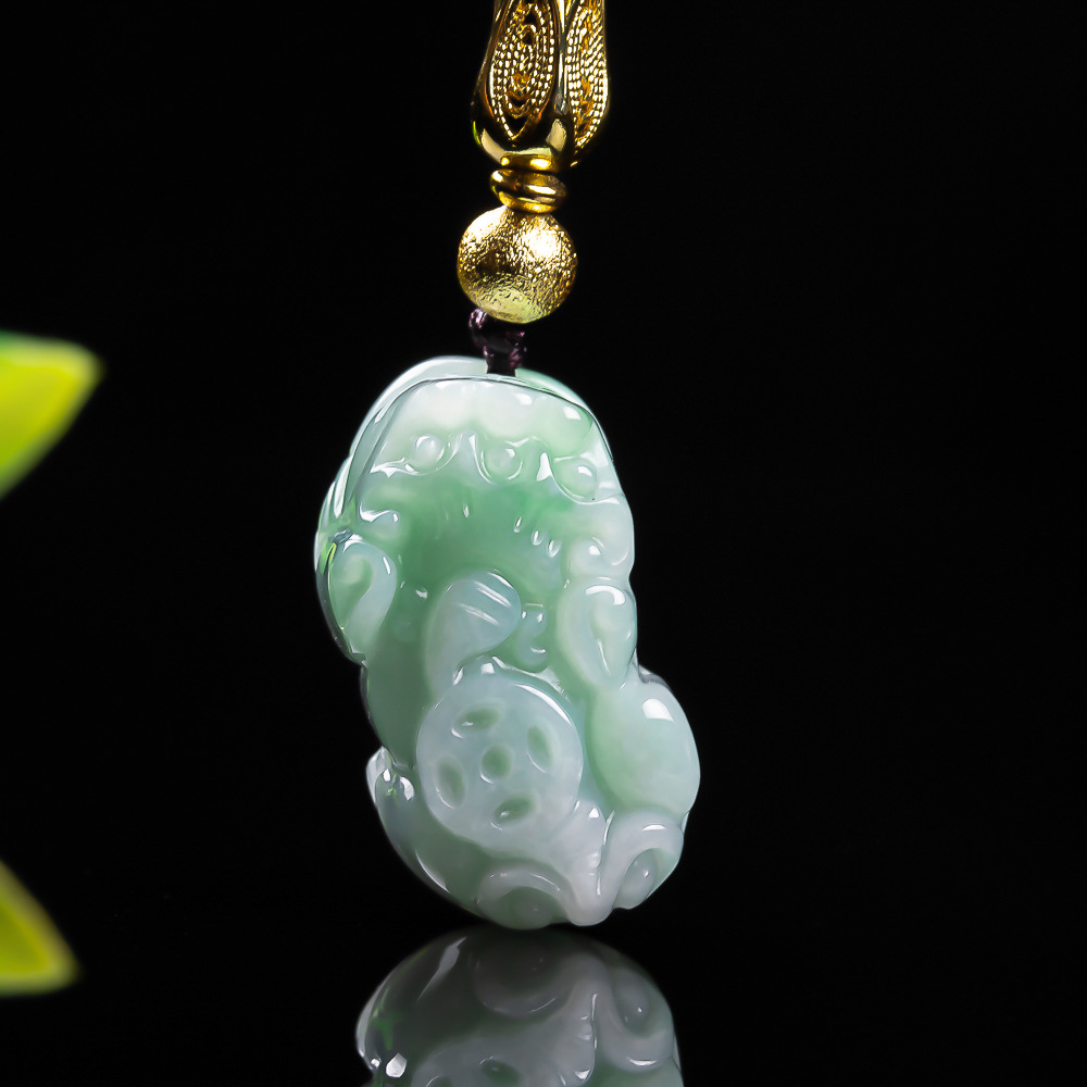 Natürliche burmesische A Emera – Necklaces Bewertung und Preis