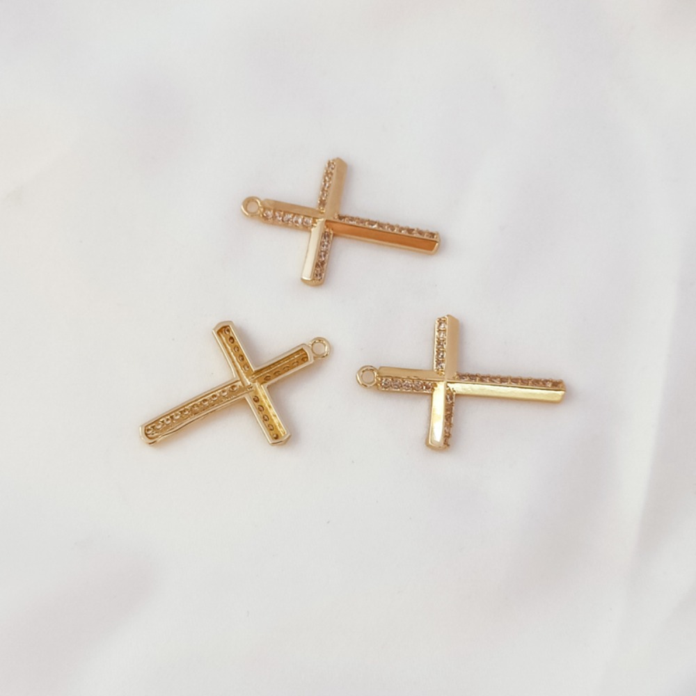 14K vergoldetes Zirkon-Kreuz-A – Cross Pendant Necklace Gold Bewertung und Preis