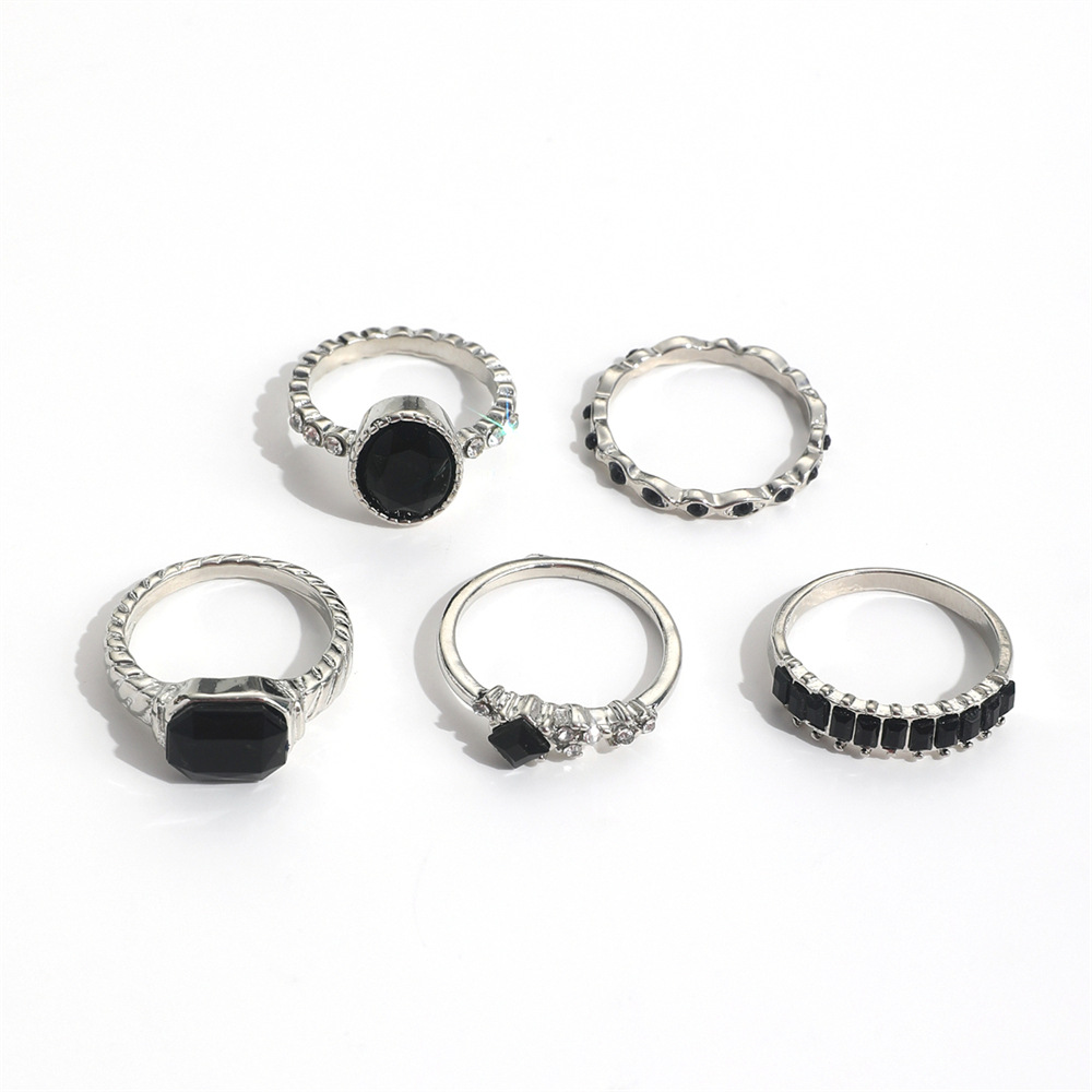 Retro-Ringset mit schwarzen Kr – Vintage Punk Knuckle Rings Set Bewertung und Preis
